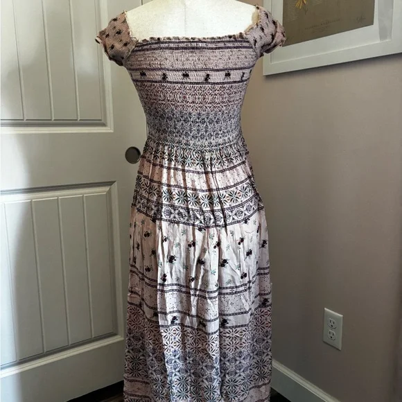Kimchi Blue Pink and Lavender Patterned Midi Dress - Picture 3 of 6